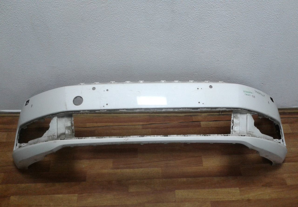 Бампер передний Volkswagen Passat B7 (после ремонта) oem 3aa807221