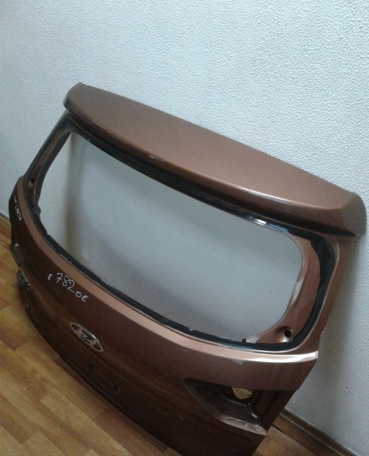 Крышка багажника Hyundai Creta (вмятина)(скл-3) Крышка багажника Hyundai Creta (вмятина)(скл-3)