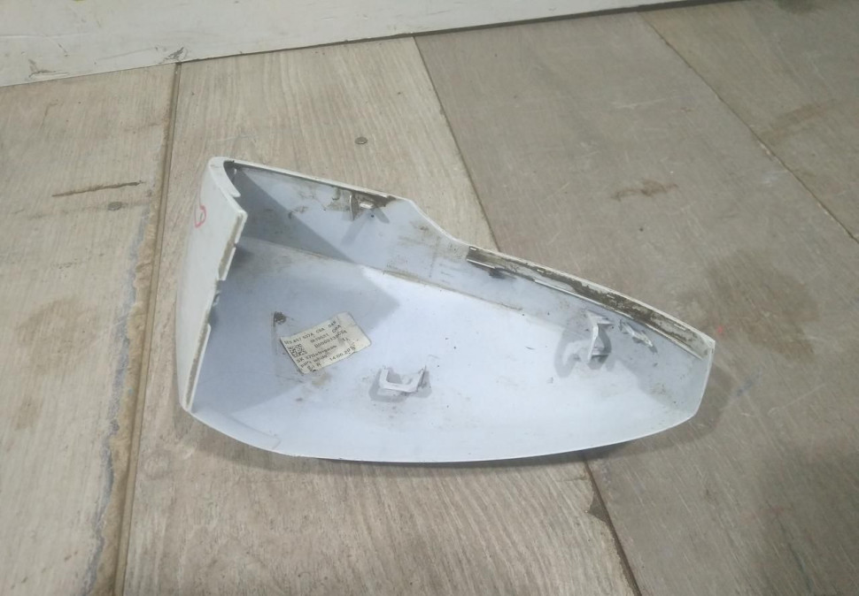 Крышка корпуса зеркала левая бу Skoda Octavia A7 OEM 5E0857537A