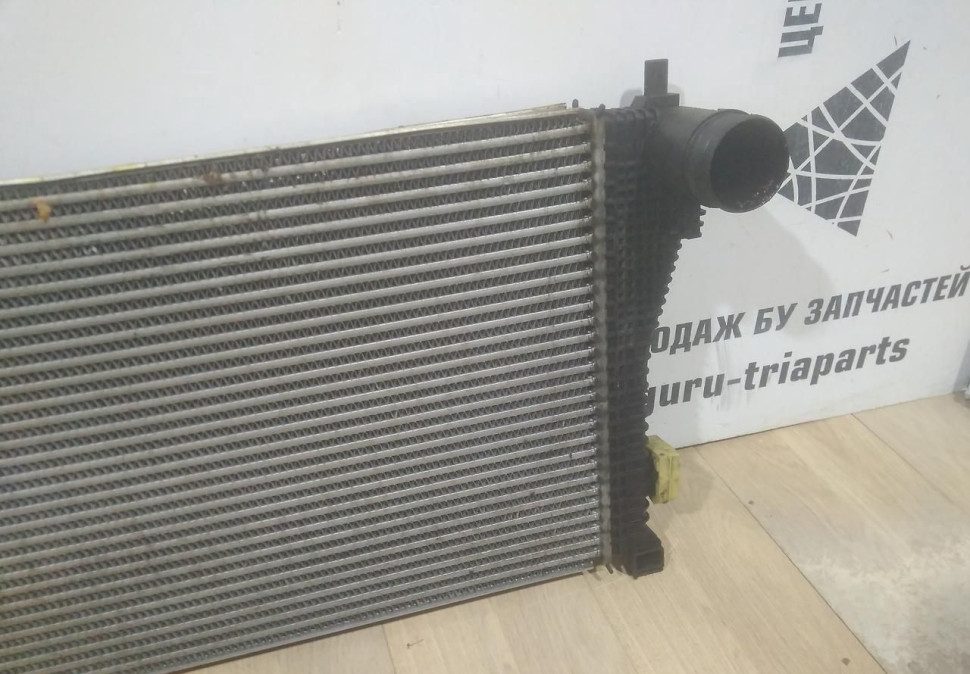 Радиатор интеркулера бу Skoda Octavia A7 OEM 5Q0145803R