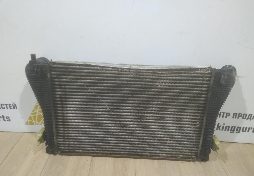 Радиатор интеркулера бу Skoda Octavia A7 OEM 5Q0145803R
