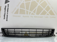 Решетка переднего бампера Volkswagen Jetta 6 дорестайлинг 2011 OEM 5C6853677