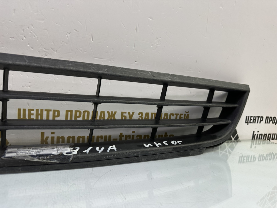 Решетка переднего бампера Volkswagen Jetta 6 дорестайлинг 2011 OEM 5C6853677 Решетка переднего бампера Volkswagen Jetta 6 дорестайлинг 2011 OEM 5C6853677