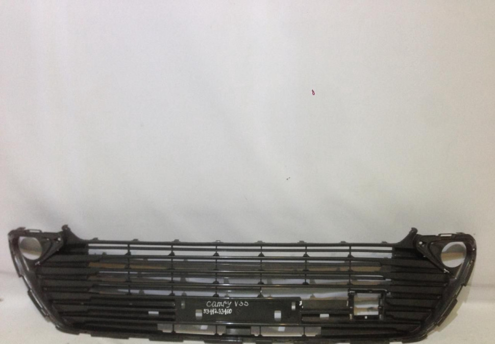 Решетка радиатора Toyota Camry v55 oem 5311233160