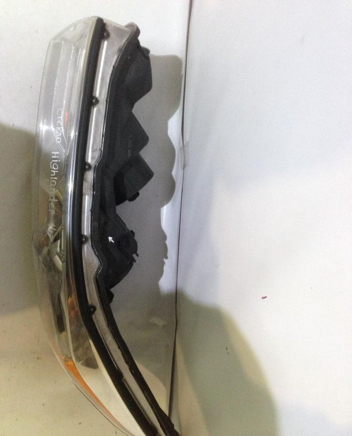Фара левая Toyota Highlander 3 oem 8117048A30 Фара левая Toyota Highlander 3 oem 8117048A30
