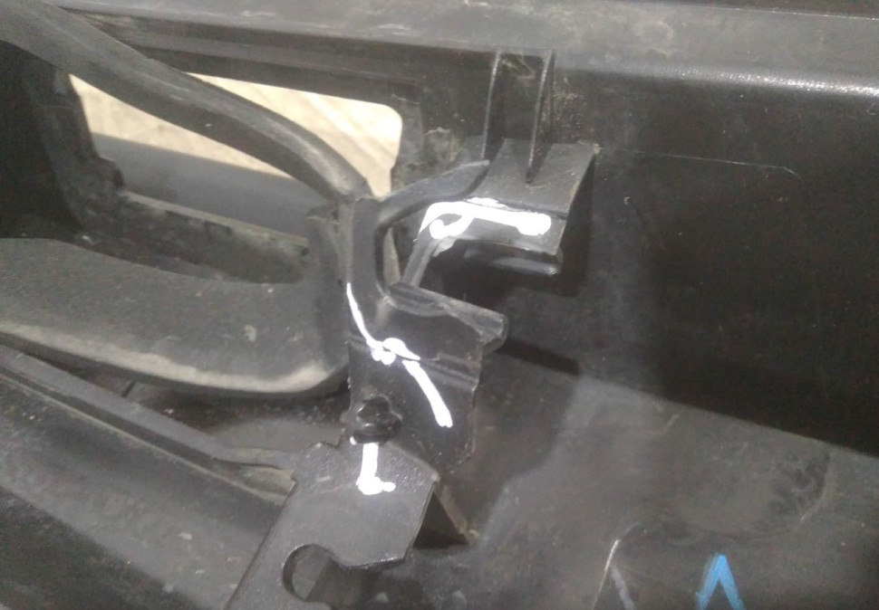 Молдинг крышки багажника бу Renault Duster OEM 848106714R