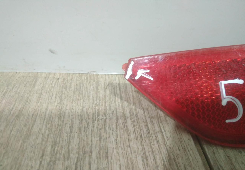 Катафот заднего бампера правый бу Skoda Yeti OEM 5L0945106B Катафот заднего бампера правый бу Skoda Yeti OEM 5L0945106B