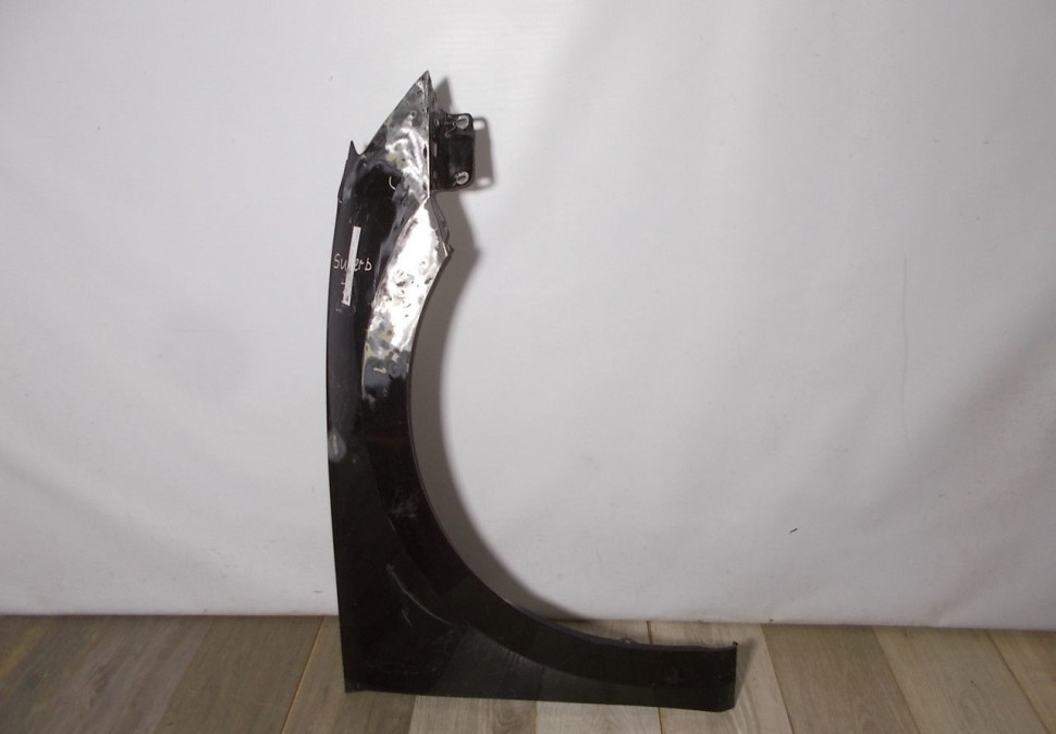 Крыло переднее правое бу Skoda Superb 3 OEM 3V0821106