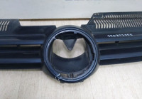 Решетка радиатора Volkswagen Golf 5 oem 1k0853655A