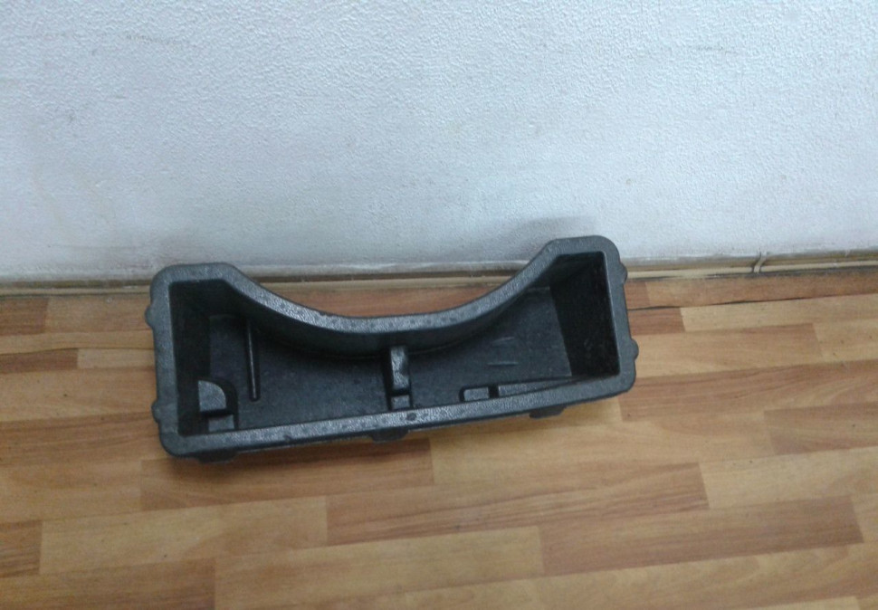 Ящик для инструментов багажника Volkswagen Polo oem 6ru863513 (трещина) Ящик для инструментов багажника Volkswagen Polo oem 6ru863513 (трещина)