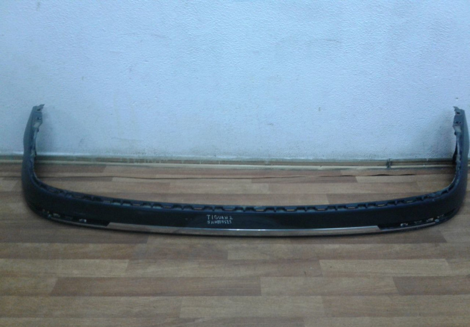 Спойлер заднего бампера Volkswagen Tiguan 2 oem 5na807521