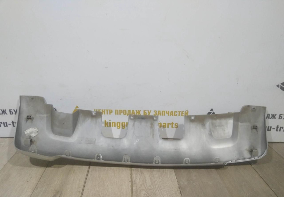 Накладка заднего бампера бу Renault Duster рестайлинг OEM 850708833R