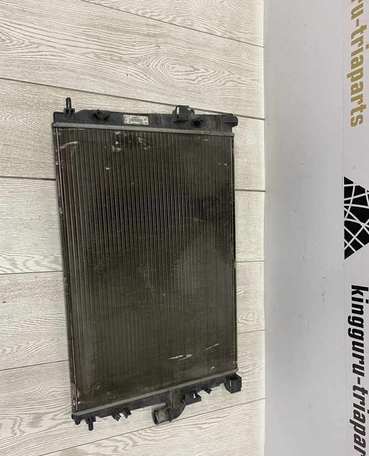 Радиатор охлаждения Lada Largus 2012 oem 214107888R (скл-3) Радиатор охлаждения Lada Largus 2012 oem 214107888R (скл-3)