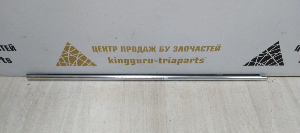 Молдинг стекла переднего правого Volkswagen Passat B8 14>oem 3g0837476e
