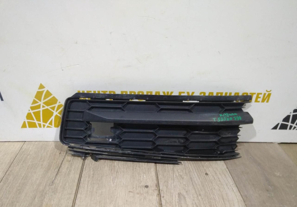 Решетка переднего бампера правая бу Skoda Kodiaq OEM 565807368
