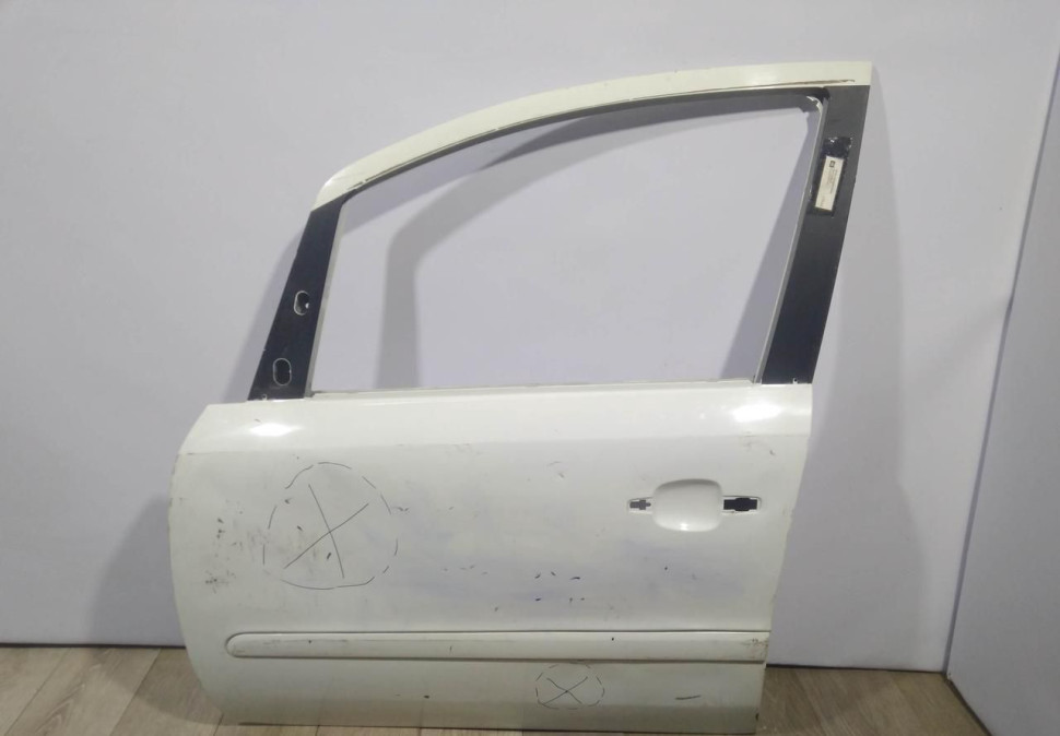 Дверь передняя левая Opel Zafira B OEM 13203013