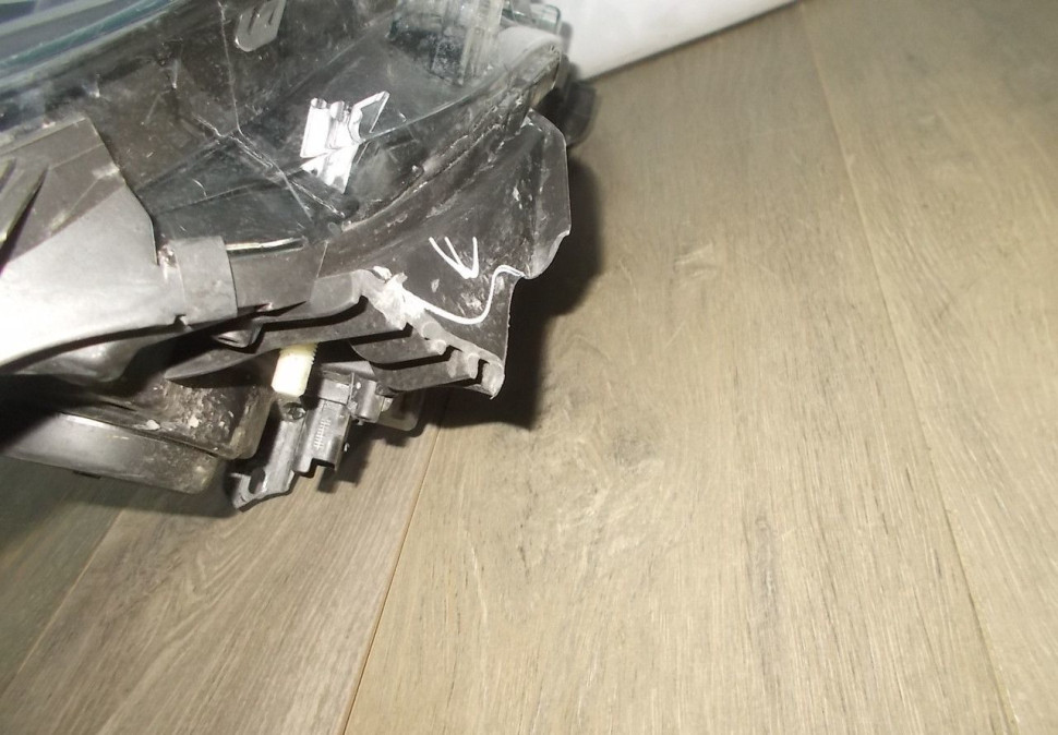 Фара правая бу Renault Kaptur OEM 260108765R