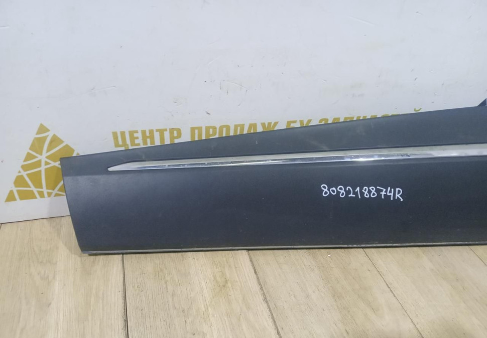 Молдинг двери передний левый бу Renault Kaptur OEM 808218874R