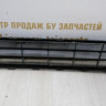 Решетка переднего бампера Volkswagen Jetta 6 дорест 2010-2014 oem 5C6853677