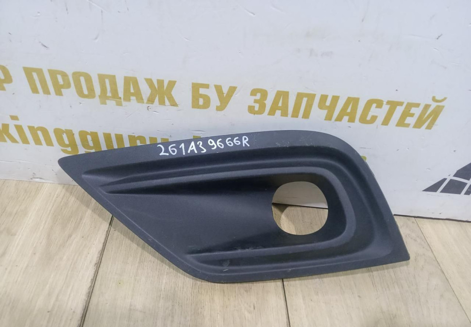 Решетка бампера левая бу Renault Arkana OEM 261A39666R