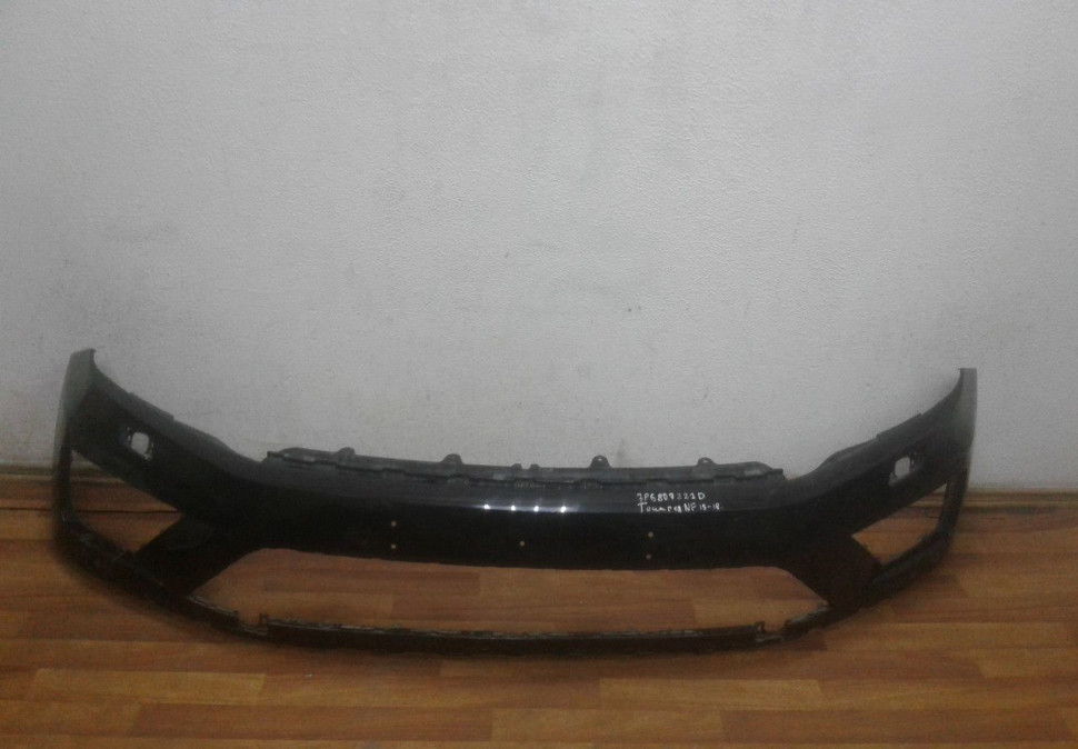 Бампер передний Volkswagen Touareg NF рест oem 7p6807221d