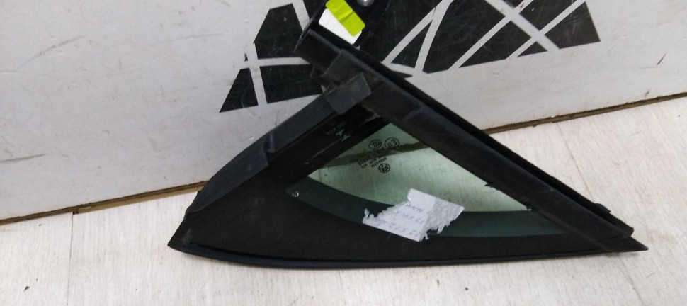 Форточка двери передняя правая Volkswagen Tiguan 2 (2017>) oem 5na845114