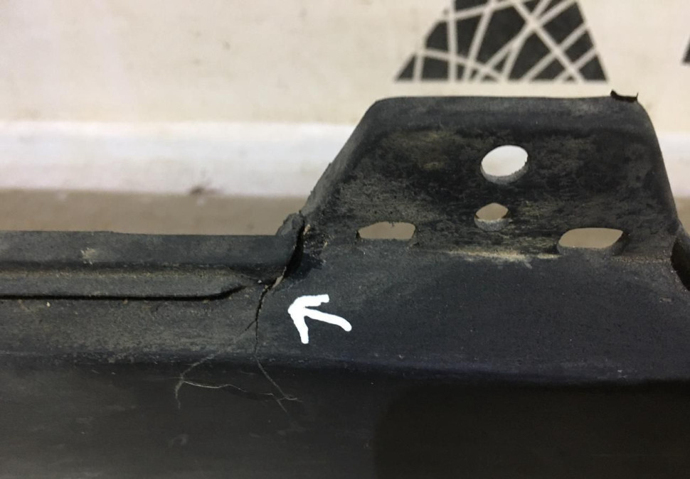 Бампер передний бу Mitsubishi Lancer 10 до рестайлинг OEM 6400B226 (скл-3)