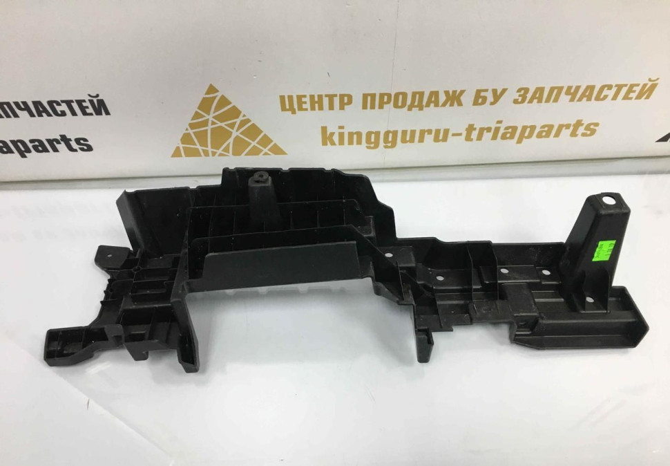 Кронштейн балки электрошторки левый BMW X5 G05 OEM 51477438239