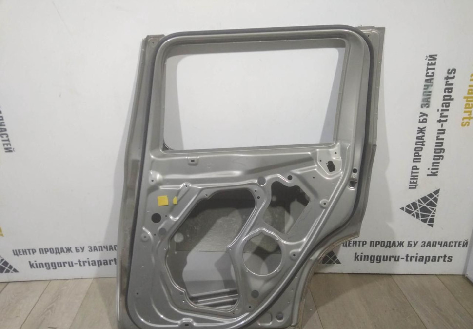 Дверь задняя правая бу Skoda Yeti OEM 5L0833052