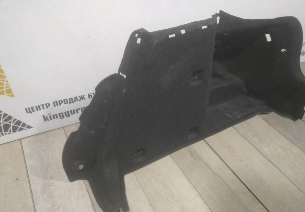 Обивка багажника правая бу Skoda Octavia A7 OEM 5EU867428 Обивка багажника правая бу Skoda Octavia A7 OEM 5EU867428