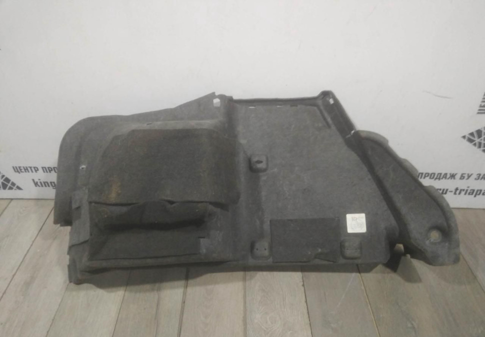 Обивка багажника правая бу Skoda Octavia A7 OEM 5EU867428 Обивка багажника правая бу Skoda Octavia A7 OEM 5EU867428