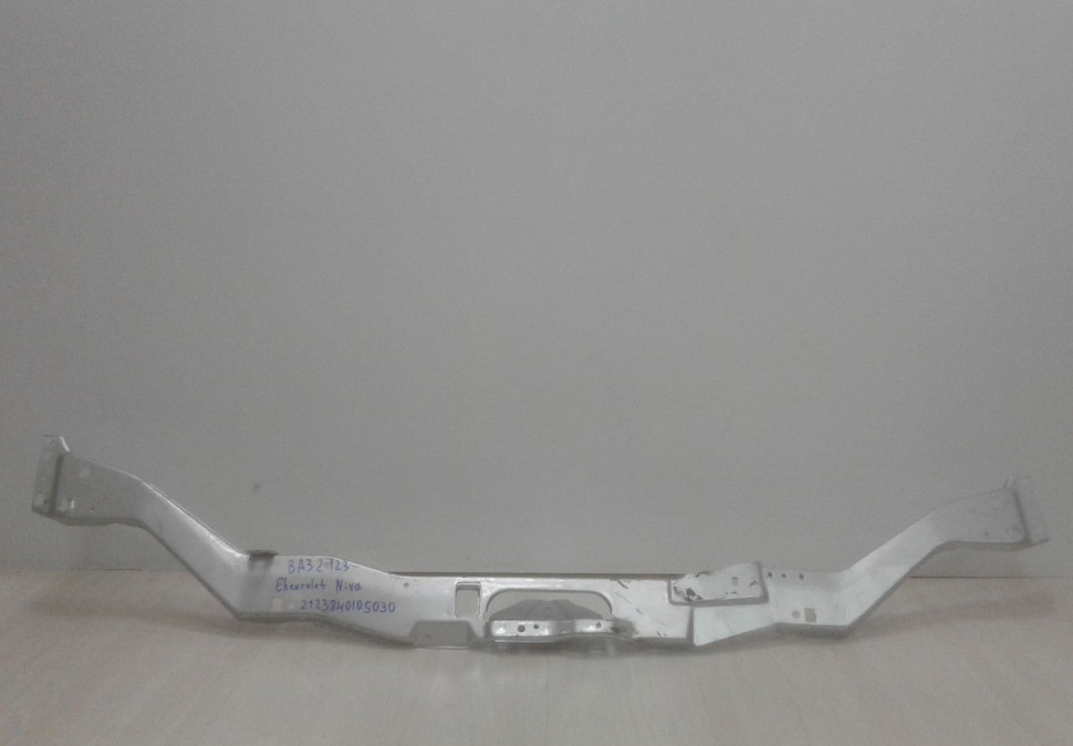 Рамка радиатора верхняя Lada Niva oem 2123840105030 (скл-3)