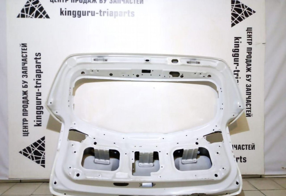 Крышка багажника Kia Sportage 3 oem 737003W010  (Скл-3)