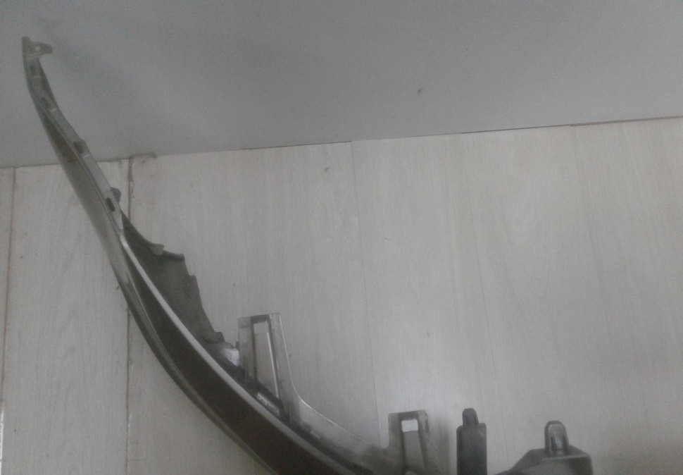 Бампер передний Volkswagen Polo седан рест oem 6RU807221A (мал.трещ) (слом.1креп.) Бампер передний Volkswagen Polo седан рест oem 6RU807221A (мал.трещ) (слом.1креп.)