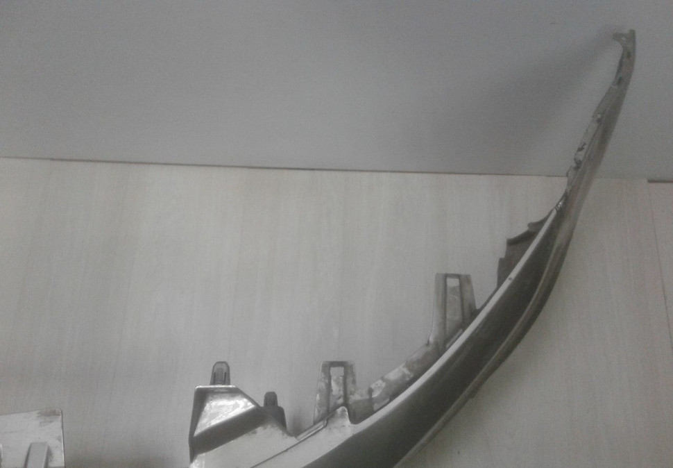 Бампер передний Volkswagen Polo седан рест oem 6RU807221A (мал.трещ) (слом.1креп.) Бампер передний Volkswagen Polo седан рест oem 6RU807221A (мал.трещ) (слом.1креп.)