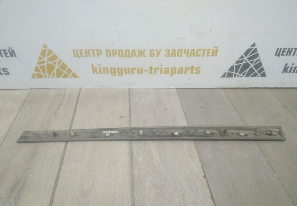 Молдинг двери задний правый нижний бу BMW X7 G07 OEM 8092878