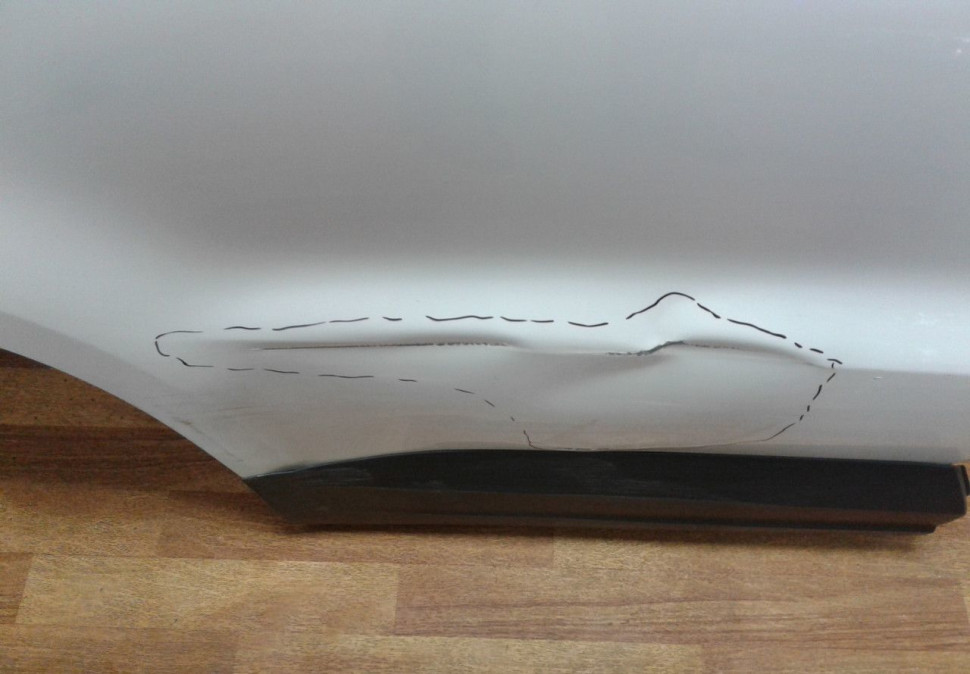 Дверь задняя правая (+молдинг) Volkswagen Tiguan (11-16) вмятина