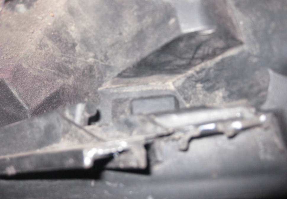 Фара левая Lada Vesta (слом. 2 крепл.) oem 8450006953 (скл-3)
