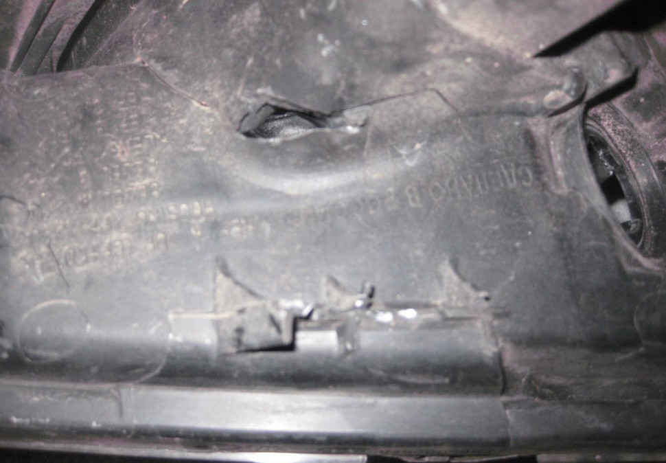 Фара левая Lada Vesta (слом. 2 крепл.) oem 8450006953 (скл-3) Фара левая Lada Vesta (слом. 2 крепл.) oem 8450006953 (скл-3)