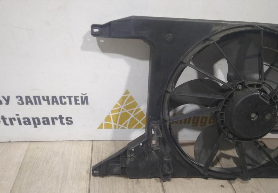 Вентилятор радиатора бу Renault Logan 1 OEM 214815057R Вентилятор радиатора бу Renault Logan 1 OEM 214815057R