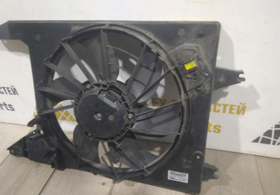 Вентилятор радиатора бу Renault Logan 1 OEM 214815057R Вентилятор радиатора бу Renault Logan 1 OEM 214815057R