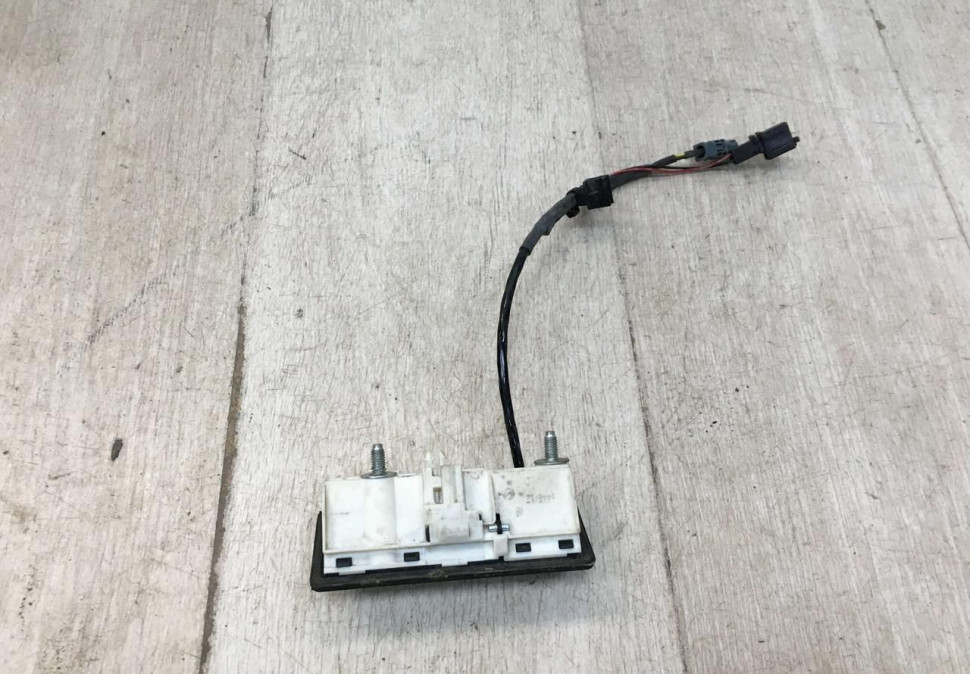 Кнопка открывания багажника с камерой Volkswagen Jetta 6 OEM 5N0827566AB