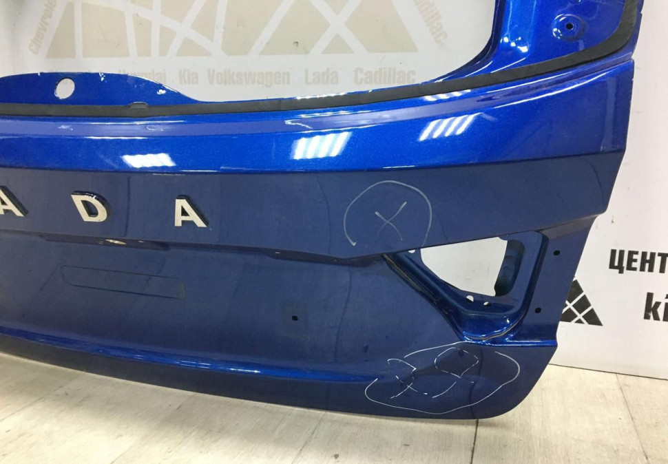 Крышка багажника Lada Vesta Cross oem 8450102347 (скл-3) Крышка багажника Lada Vesta Cross oem 8450102347 (скл-3)