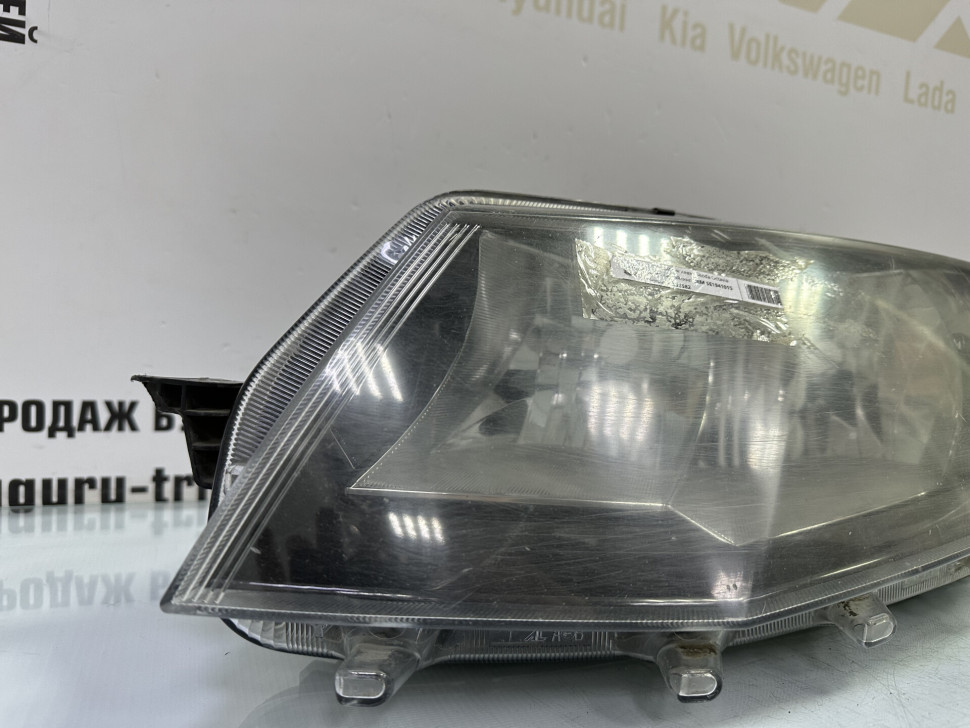 Фара галоген левая Skoda Octavia A7 до рестайлинг OEM 5E1941015