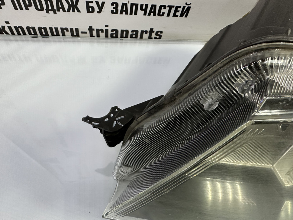Фара галоген левая Skoda Octavia A7 до рестайлинг OEM 5E1941015
