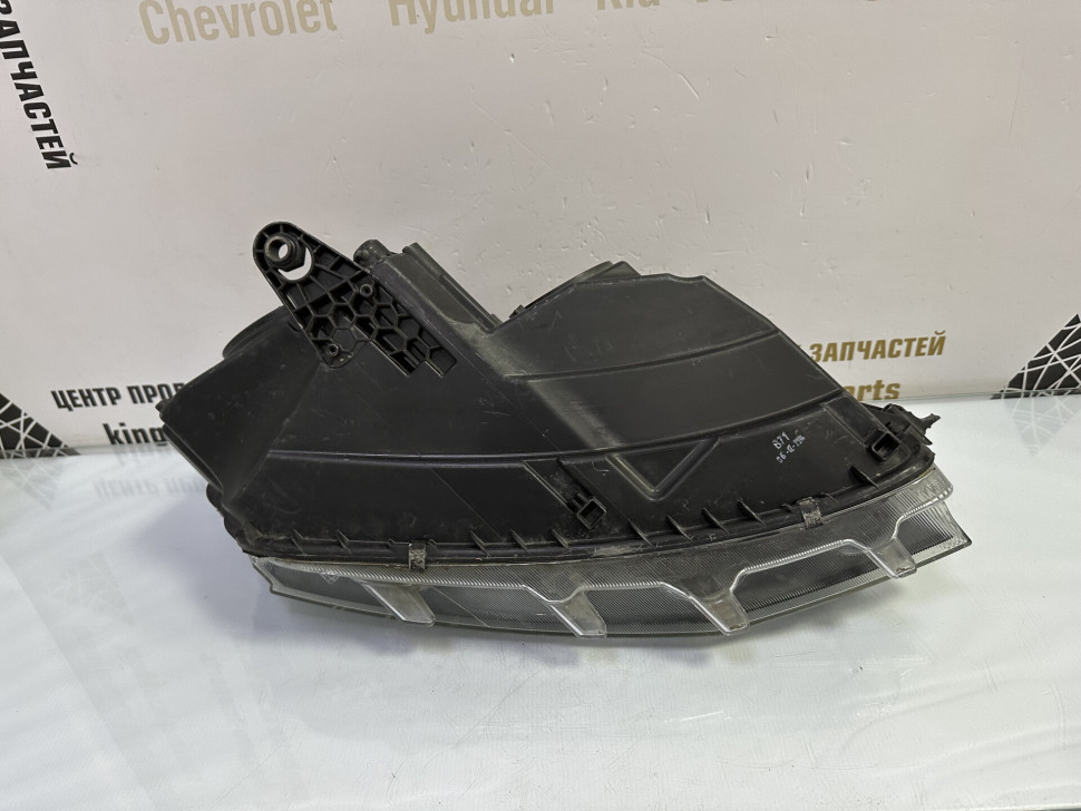 Фара галоген левая Skoda Octavia A7 до рестайлинг OEM 5E1941015