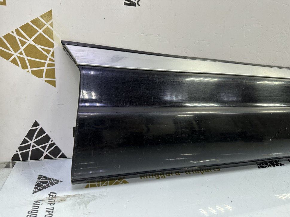 Молдинг двери передний правый Volkswagen Tiguan R-line oem 5n0854940e