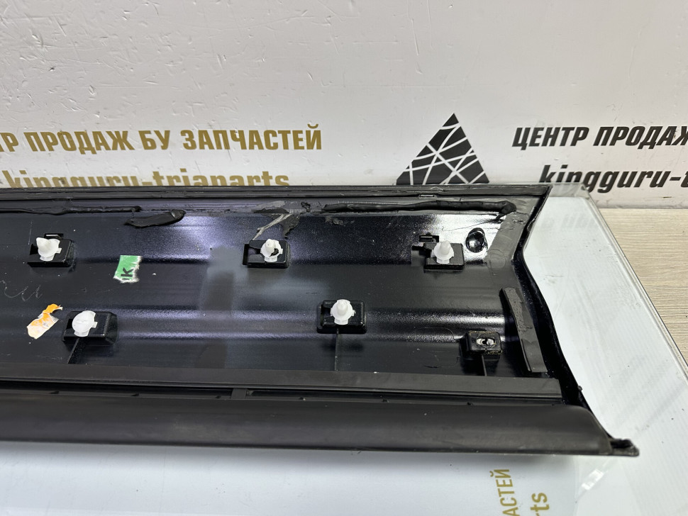 Молдинг двери передний правый Volkswagen Tiguan R-line oem 5n0854940e