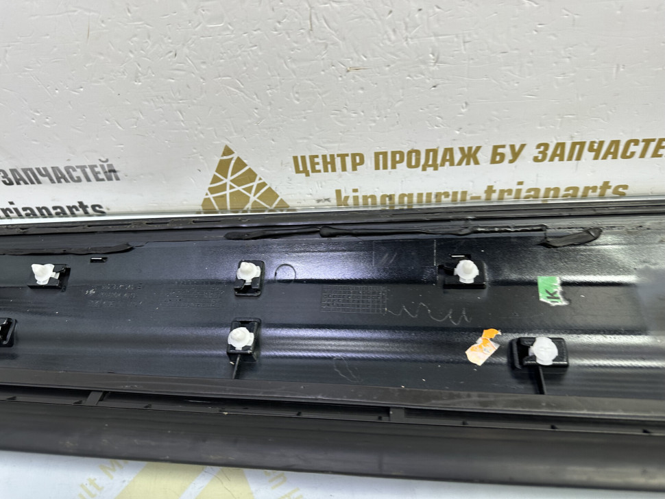 Молдинг двери передний правый Volkswagen Tiguan R-line oem 5n0854940e