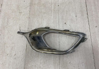 Молдинг решетки противотуманной фары левый Renault Logan 2 OEM 261A37963R